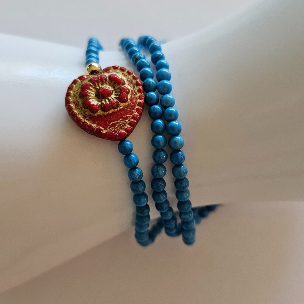 (NWT) Genuine Turquoise & Czech Heart Glass Bead Bracelet (One bracelet)